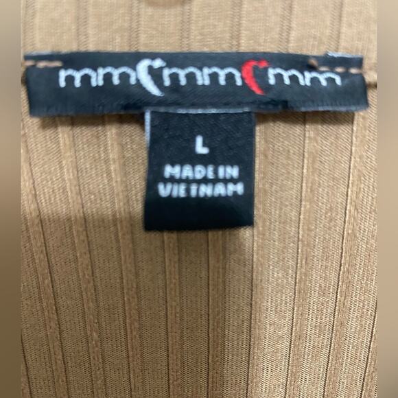 Plaid Skirt and Solid Top Bundle Neutral Colors Size Junior  M-L - Picture 7 of 10